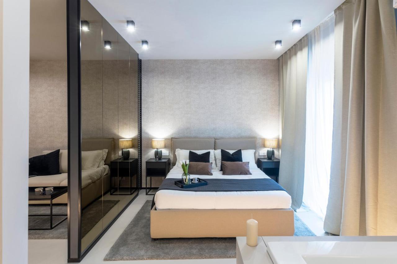 Ostia Holiday Greed Lounge Privee Buitenkant foto